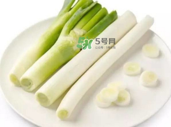 大蔥怎么切不辣眼睛？大蔥怎么做好吃