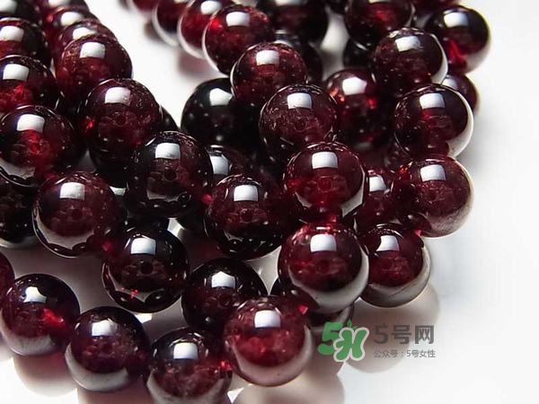 石榴石是什么做的？石榴是是怎么形成的？