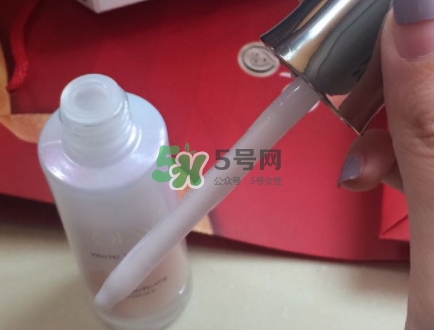 olay小白瓶會長毛嗎？olay小白瓶長黑毛是怎么回事？
