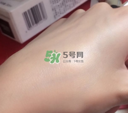 olay小白瓶會長毛嗎？olay小白瓶長黑毛是怎么回事？