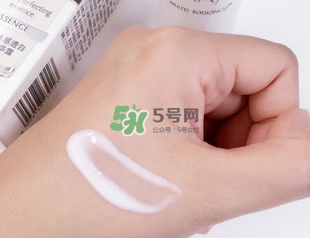 olay小白瓶和樂敦cc美容液哪個(gè)好？olay小白瓶和樂敦cc順序