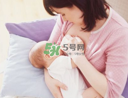 母乳喂養(yǎng)會乳糖不耐受嗎？母乳喂養(yǎng)會過度喂養(yǎng)嗎？