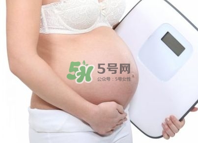 臍帶繞頸是什么原因造成的？臍帶繞頸是多休息還是多運動？