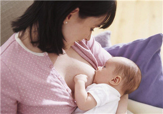 母乳喂養(yǎng)會(huì)積食嗎？純母乳喂養(yǎng)的寶寶會(huì)積食嗎？