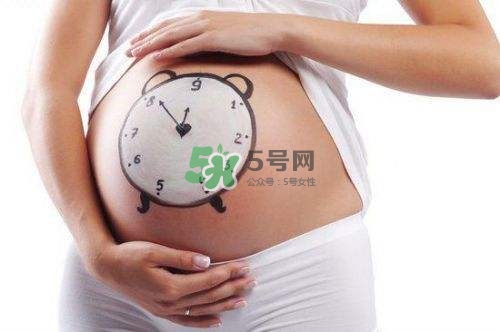 臍帶繞頸是什么原因造成的？臍帶繞頸是多休息還是多運動？