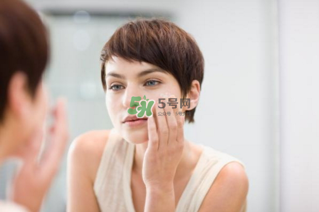 眼霜會(huì)導(dǎo)致脂肪粒嗎？怎么選擇適合自己的眼霜？