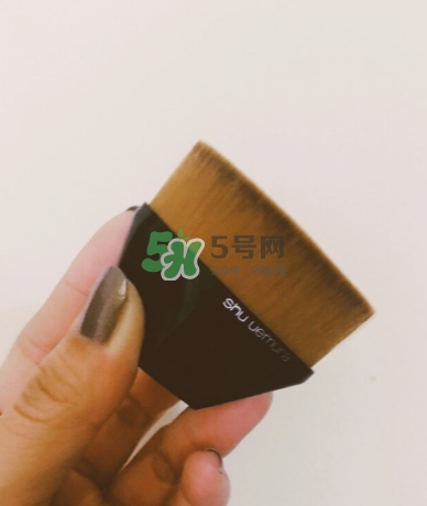植村秀55魔術(shù)無(wú)痕刷怎么用？植村秀55號(hào)粉底刷怎么清洗