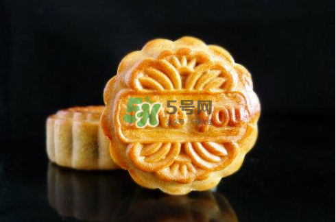 烤箱烤月餅多長(zhǎng)時(shí)間溫度？烤月餅的溫度和時(shí)間 