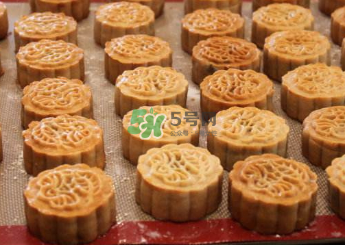 烤月餅用錫紙還是油紙？烤月餅是不是一定要墊錫紙？