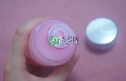 蘭蔻粉水和神仙水哪個好？粉水和神仙水可以一起用嗎？