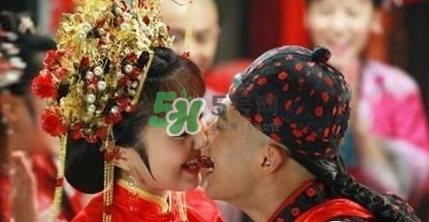 古代鬧洞房都是怎么鬧的？鬧洞房的習(xí)俗是怎么來的？