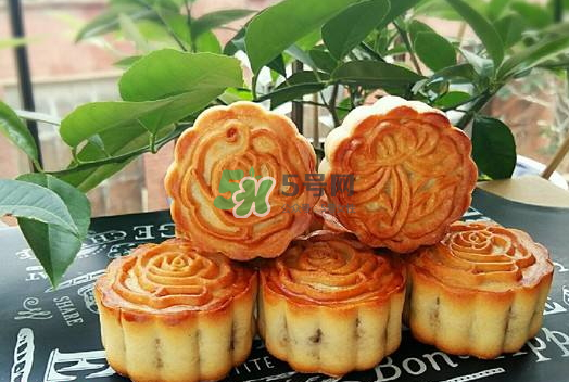 五仁月餅里的紅綠絲是什么？五仁月餅里面有什么？