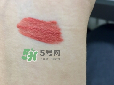 迪奧藍(lán)星唇釉751好看嗎？dior迪奧藍(lán)星唇釉751試色