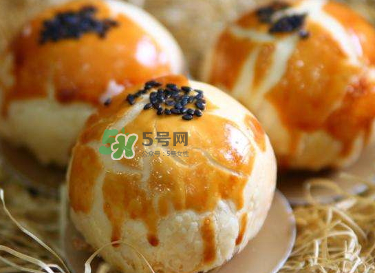蛋黃酥熱量高嗎？一個(gè)蛋黃酥的熱量