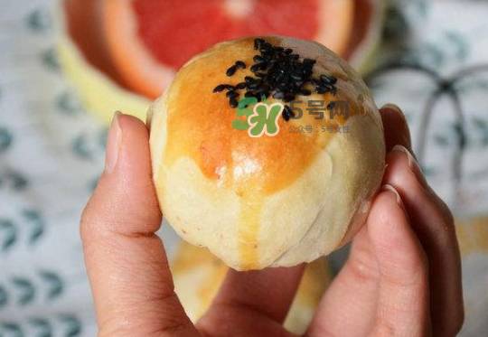 蛋黃酥為什么會(huì)破皮？蛋黃酥破皮的原因