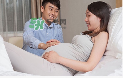 無(wú)痛分娩生的時(shí)候痛嗎？無(wú)痛分娩對(duì)寶寶有影響嗎
