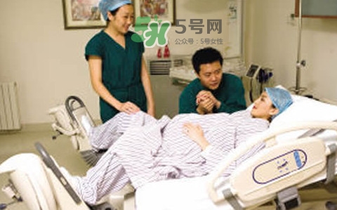 無(wú)痛分娩生的時(shí)候痛嗎？無(wú)痛分娩對(duì)寶寶有影響嗎