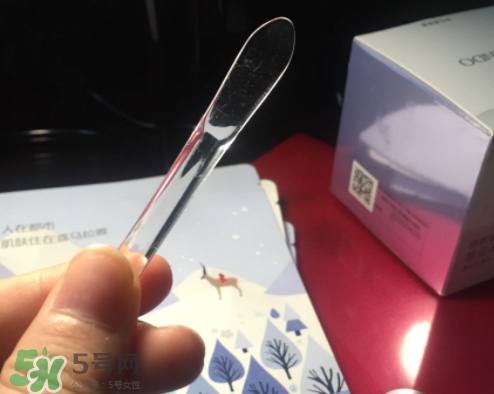 自然堂粉紅素顏霜怎么用？自然堂粉紅素顏霜使用心得