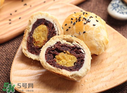 ?蛋黃酥可以不用豬油嗎？蛋黃酥用什么油好？