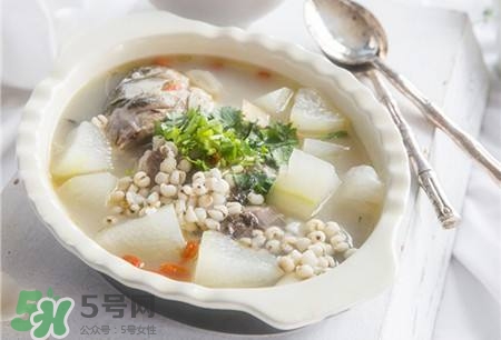 產(chǎn)婦鯽魚(yú)湯什么時(shí)候喝？產(chǎn)婦鯽魚(yú)湯放調(diào)料嗎？