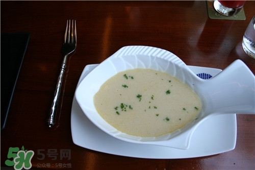 鯽魚湯怎么去腥味？鯽魚湯熬多長時間最好？