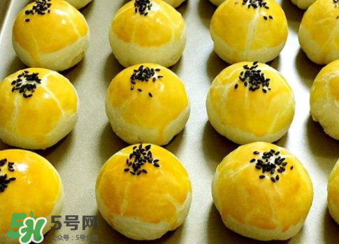 蛋黃酥可以放冰箱嗎？蛋黃酥放冰箱好吃嗎？