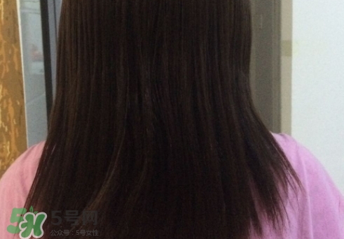 護(hù)發(fā)精油什么時候用最好？護(hù)發(fā)精油什么時候涂頭發(fā)