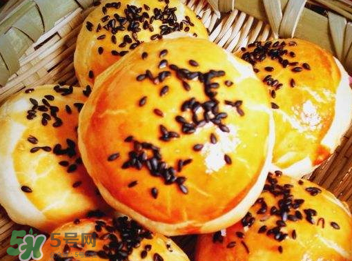 蛋黃酥用什么面粉？蛋黃酥能用低筋面粉嗎？