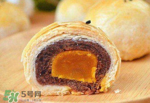 蛋黃酥可以用黃油嗎？蛋黃酥用豬油還是黃油？