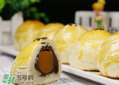 蛋黃酥可以用微波爐烤嗎？微波爐可以做蛋黃酥嗎？