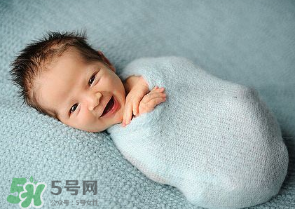 剪臍帶時(shí)寶寶會不會疼？剪臍帶寶寶疼嗎？