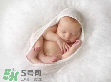 剪臍帶時(shí)寶寶會不會疼？剪臍帶寶寶疼嗎？