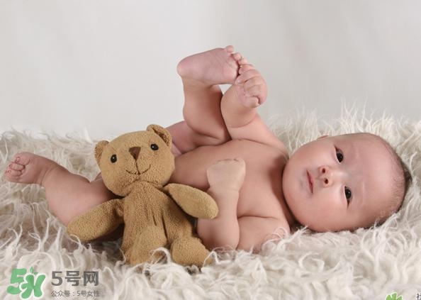 寶寶驚厥是什么癥狀？如何區(qū)別寶寶驚厥和驚跳？