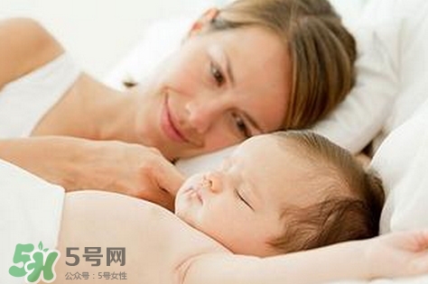 新生寶寶怎么抱？新生寶寶可以豎著抱嗎？