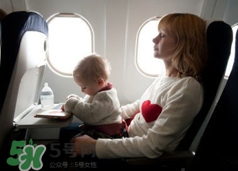 兩個月的寶寶可以坐飛機嗎？兩個月的寶寶坐飛機要買票嗎？