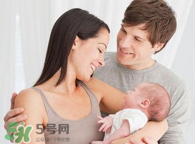 新生寶寶怎么抱？新生寶寶可以豎著抱嗎？