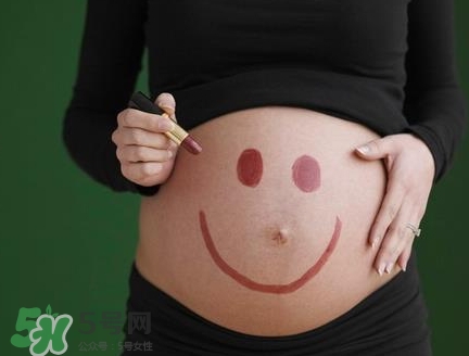 妊娠紋什么時候變白？妊娠紋產(chǎn)品什么時候用？