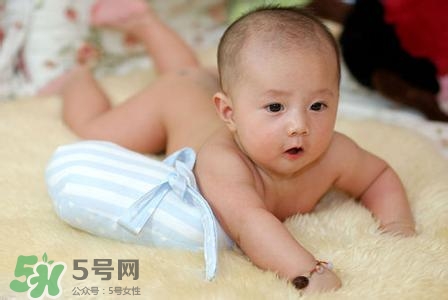 剛出生的寶寶要注意什么？剛出生的寶寶要準(zhǔn)備哪些東西？
