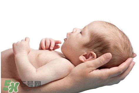 新生寶寶怎么抱？新生寶寶可以豎著抱嗎？