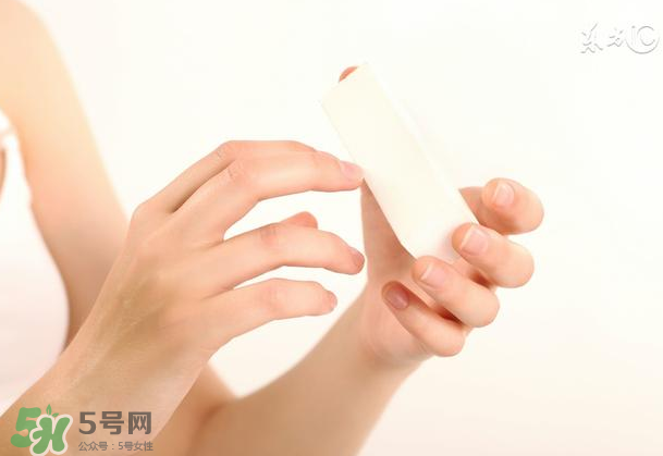 指甲上沒有月牙是缺什么？指甲上沒有月牙怎么補？