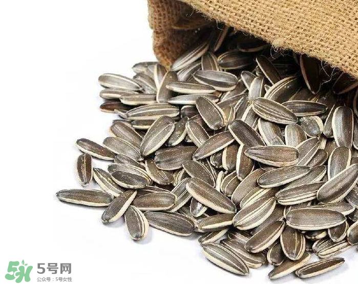 葵花籽是發(fā)物嗎？葵花籽致癌嗎？