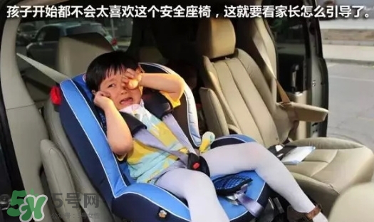 嬰兒幾個(gè)月可以做寶寶椅？嬰兒安全椅安裝方法