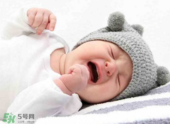 寶寶晚上哭鬧是怎么回事？寶寶晚上哭鬧不睡覺(jué)怎么辦？