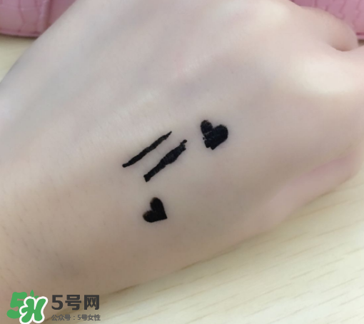 美寶蓮眼線液筆怎么樣？美寶蓮眼線液筆暈染嗎？