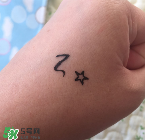 美寶蓮眼線液筆怎么樣？美寶蓮眼線液筆暈染嗎？