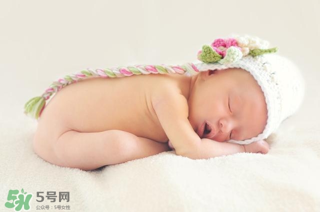 寶寶張嘴睡覺怎么回事？寶寶張嘴睡覺怎么糾正？