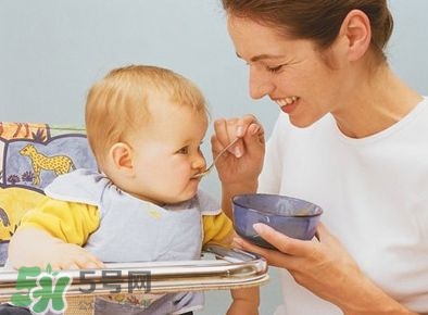 寶寶多大能吃調料？給寶寶輔食加調料的原則