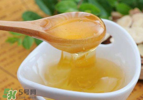 椴樹蜜和百花蜜哪個好？椴樹蜜和百花蜜的區(qū)別