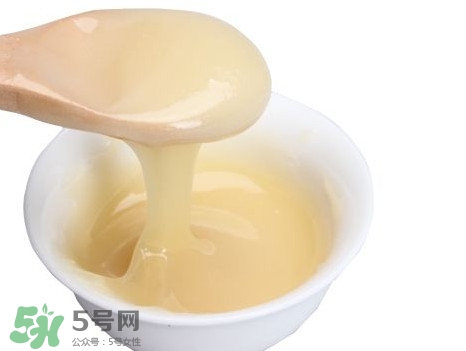 椴樹蜜和百花蜜哪個好？椴樹蜜和百花蜜的區(qū)別