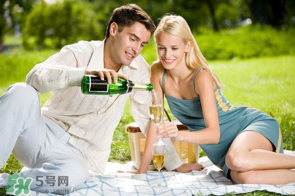 剖腹產(chǎn)后同房為什么會(huì)痛出血怎么辦？